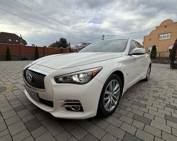 Белый Инфинити Q50, объемом двигателя 3 л и пробегом 109 тыс. км за 15800 $, фото 5 на Automoto.ua