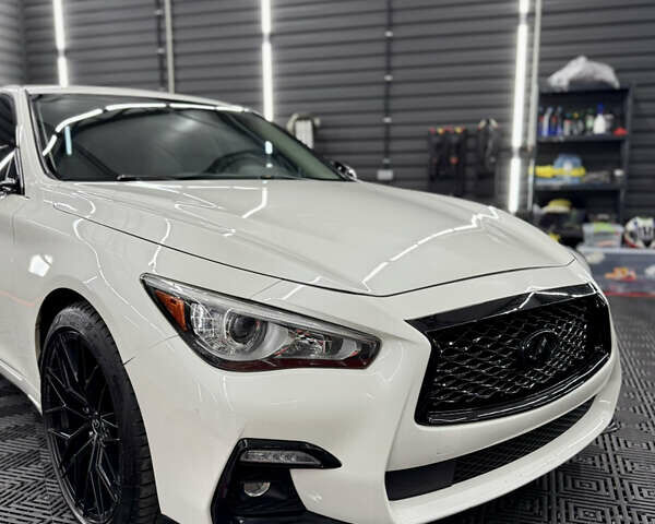 Белый Инфинити Q50, объемом двигателя 3 л и пробегом 120 тыс. км за 16500 $, фото 14 на Automoto.ua