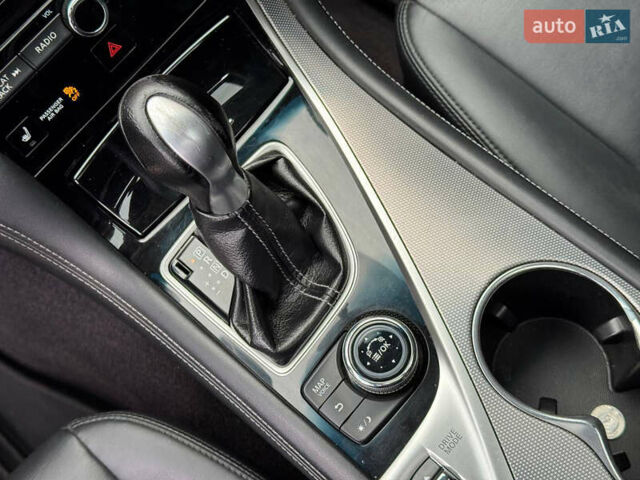Білий Інфініті Q50, об'ємом двигуна 1.99 л та пробігом 152 тис. км за 11999 $, фото 48 на Automoto.ua