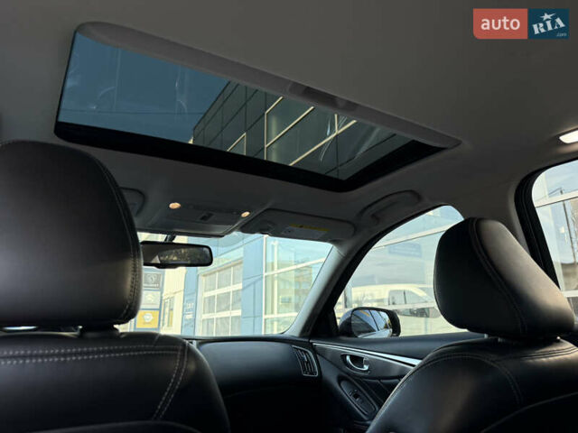 Белый Инфинити Q50, объемом двигателя 2.14 л и пробегом 63 тыс. км за 18200 $, фото 29 на Automoto.ua