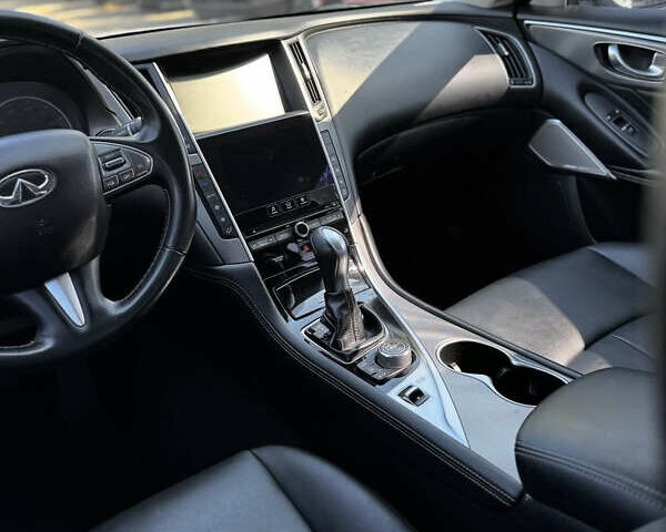 Белый Инфинити Q50, объемом двигателя 3 л и пробегом 140 тыс. км за 15000 $, фото 8 на Automoto.ua