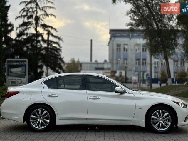 Белый Инфинити Q50, объемом двигателя 1.99 л и пробегом 119 тыс. км за 13333 $, фото 21 на Automoto.ua