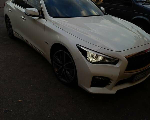 Белый Инфинити Q50, объемом двигателя 3.5 л и пробегом 64 тыс. км за 22999 $, фото 3 на Automoto.ua