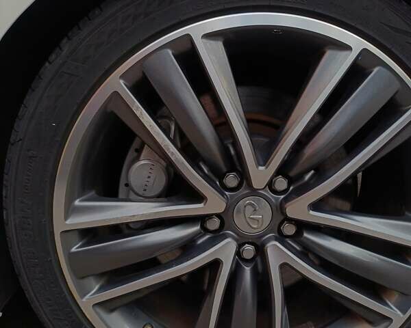 Белый Инфинити Q50, объемом двигателя 3.5 л и пробегом 64 тыс. км за 22999 $, фото 9 на Automoto.ua