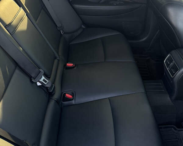 Белый Инфинити Q50, объемом двигателя 3 л и пробегом 80 тыс. км за 16500 $, фото 17 на Automoto.ua