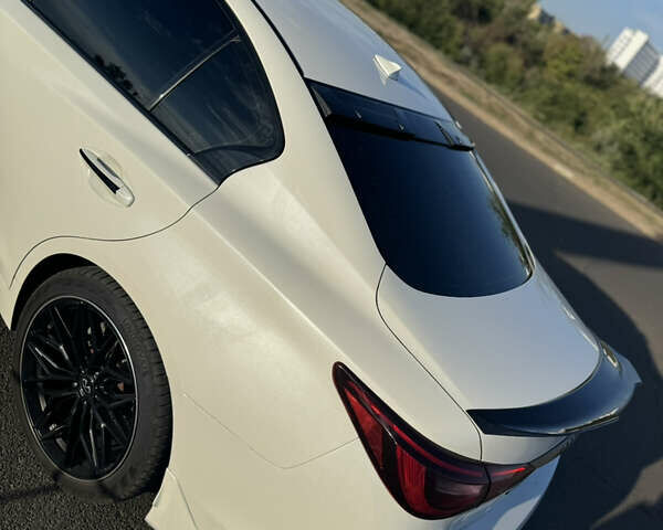 Белый Инфинити Q50, объемом двигателя 3 л и пробегом 80 тыс. км за 16500 $, фото 8 на Automoto.ua