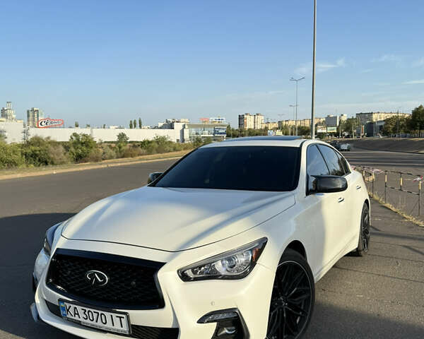 Белый Инфинити Q50, объемом двигателя 3 л и пробегом 80 тыс. км за 16500 $, фото 3 на Automoto.ua