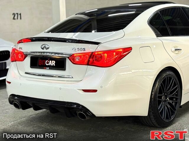 Белый Инфинити Q50, объемом двигателя 3 л и пробегом 146 тыс. км за 17200 $, фото 5 на Automoto.ua