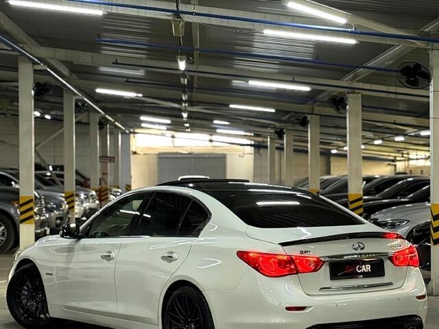 Белый Инфинити Q50, объемом двигателя 3 л и пробегом 146 тыс. км за 17200 $, фото 4 на Automoto.ua