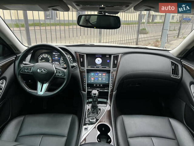 Белый Инфинити Q50, объемом двигателя 3 л и пробегом 144 тыс. км за 15900 $, фото 25 на Automoto.ua