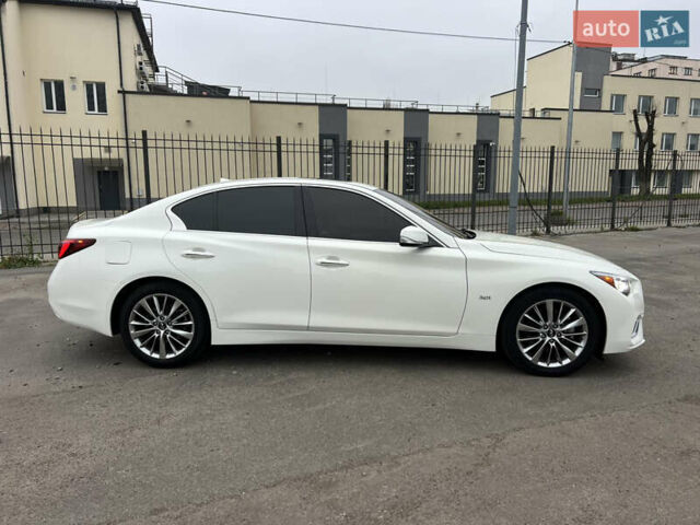 Белый Инфинити Q50, объемом двигателя 3 л и пробегом 144 тыс. км за 14500 $, фото 4 на Automoto.ua