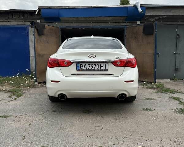 Белый Инфинити Q50, объемом двигателя 1.99 л и пробегом 97 тыс. км за 15500 $, фото 9 на Automoto.ua