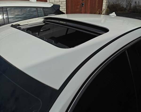 Білий Інфініті Q50, об'ємом двигуна 3 л та пробігом 115 тис. км за 15500 $, фото 15 на Automoto.ua