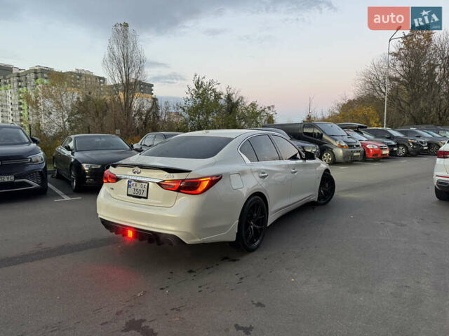 Белый Инфинити Q50, объемом двигателя 3 л и пробегом 190 тыс. км за 21000 $, фото 9 на Automoto.ua