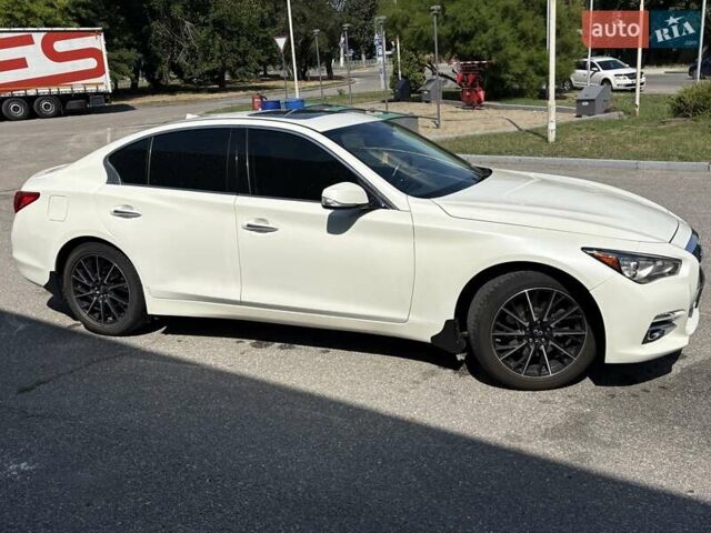 Белый Инфинити Q50, объемом двигателя 1.99 л и пробегом 97 тыс. км за 15500 $, фото 5 на Automoto.ua