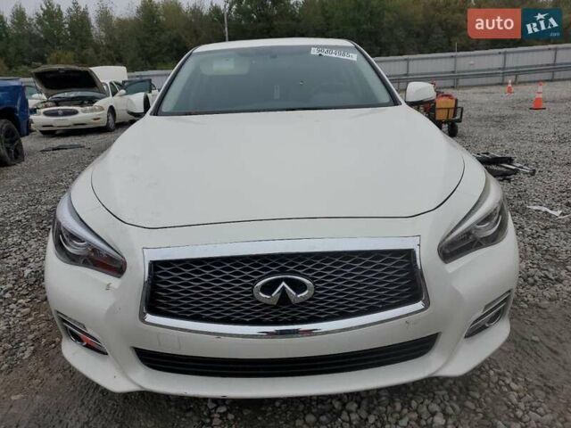 Белый Инфинити Q50, объемом двигателя 2 л и пробегом 148 тыс. км за 2200 $, фото 4 на Automoto.ua