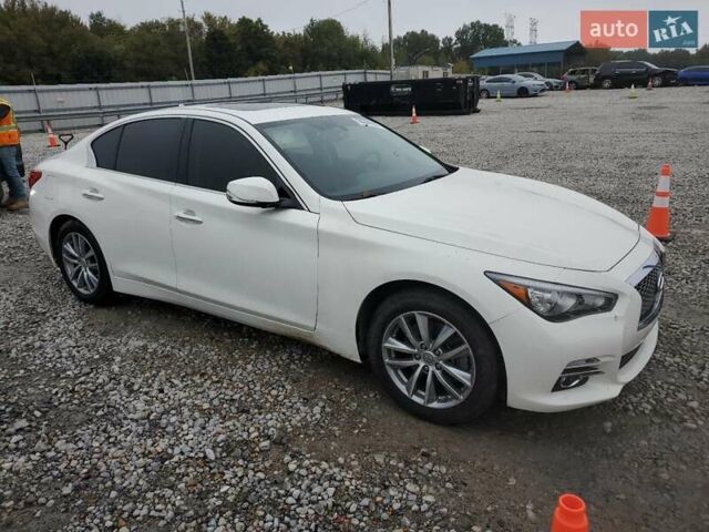 Белый Инфинити Q50, объемом двигателя 2 л и пробегом 148 тыс. км за 2200 $, фото 3 на Automoto.ua