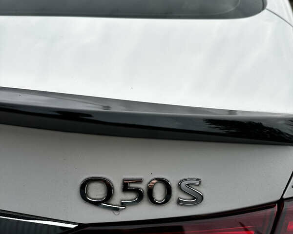 Білий Інфініті Q50, об'ємом двигуна 3 л та пробігом 152 тис. км за 15000 $, фото 11 на Automoto.ua