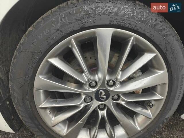 Білий Інфініті Q50, об'ємом двигуна 3 л та пробігом 115 тис. км за 15500 $, фото 16 на Automoto.ua