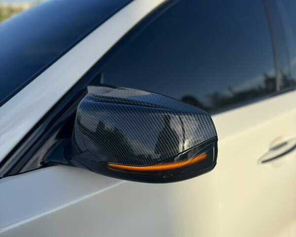 Белый Инфинити Q50, объемом двигателя 3 л и пробегом 80 тыс. км за 16500 $, фото 9 на Automoto.ua