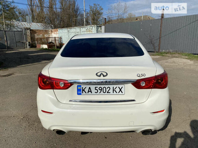 Білий Інфініті Q50, об'ємом двигуна 1.99 л та пробігом 83 тис. км за 16000 $, фото 7 на Automoto.ua