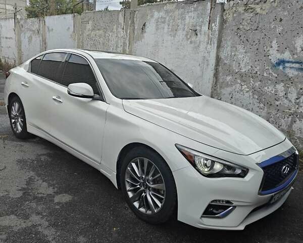 Білий Інфініті Q50, об'ємом двигуна 3 л та пробігом 115 тис. км за 15500 $, фото 1 на Automoto.ua