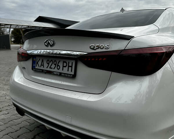 Білий Інфініті Q50, об'ємом двигуна 3 л та пробігом 152 тис. км за 15000 $, фото 14 на Automoto.ua