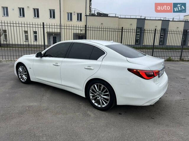 Белый Инфинити Q50, объемом двигателя 3 л и пробегом 144 тыс. км за 15900 $, фото 5 на Automoto.ua