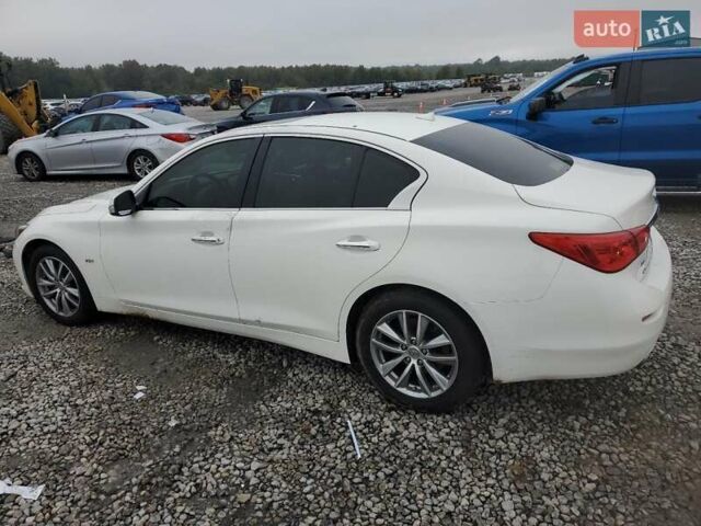 Белый Инфинити Q50, объемом двигателя 2 л и пробегом 148 тыс. км за 2200 $, фото 1 на Automoto.ua