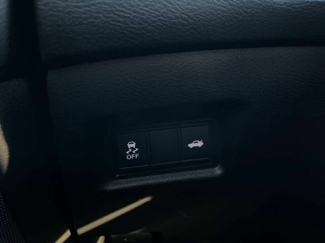 Белый Инфинити Q50, объемом двигателя 3 л и пробегом 82 тыс. км за 15500 $, фото 19 на Automoto.ua