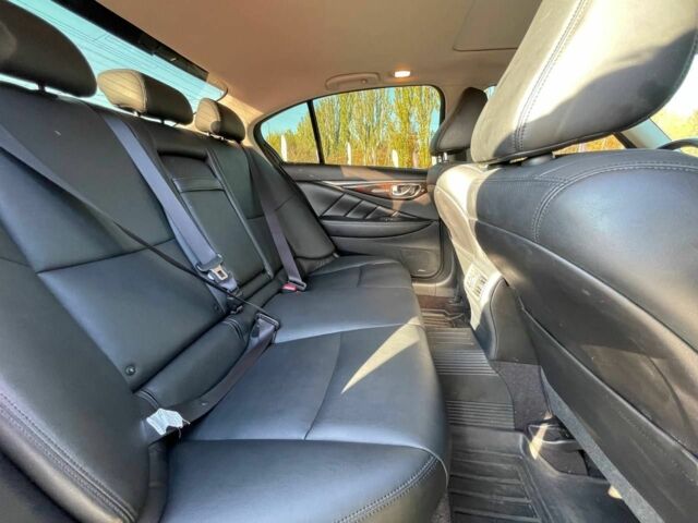 Белый Инфинити Q50, объемом двигателя 3 л и пробегом 82 тыс. км за 15500 $, фото 20 на Automoto.ua