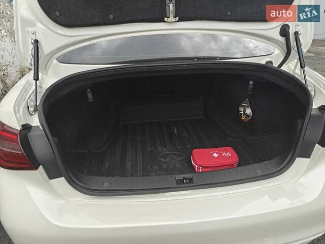 Білий Інфініті Q50, об'ємом двигуна 3 л та пробігом 115 тис. км за 15500 $, фото 27 на Automoto.ua