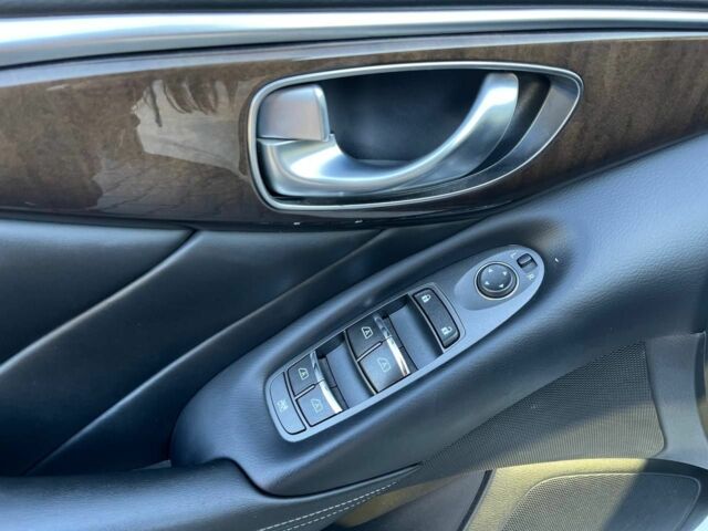 Белый Инфинити Q50, объемом двигателя 3 л и пробегом 82 тыс. км за 15500 $, фото 9 на Automoto.ua