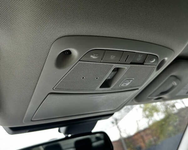 Білий Інфініті Q50, об'ємом двигуна 3 л та пробігом 152 тис. км за 15000 $, фото 43 на Automoto.ua