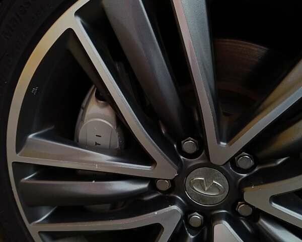 Белый Инфинити Q50, объемом двигателя 3.5 л и пробегом 64 тыс. км за 22999 $, фото 6 на Automoto.ua