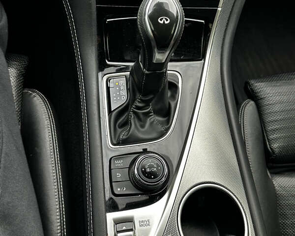 Білий Інфініті Q50, об'ємом двигуна 3 л та пробігом 152 тис. км за 15000 $, фото 41 на Automoto.ua