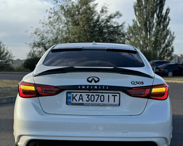 Белый Инфинити Q50, объемом двигателя 3 л и пробегом 80 тыс. км за 16500 $, фото 7 на Automoto.ua