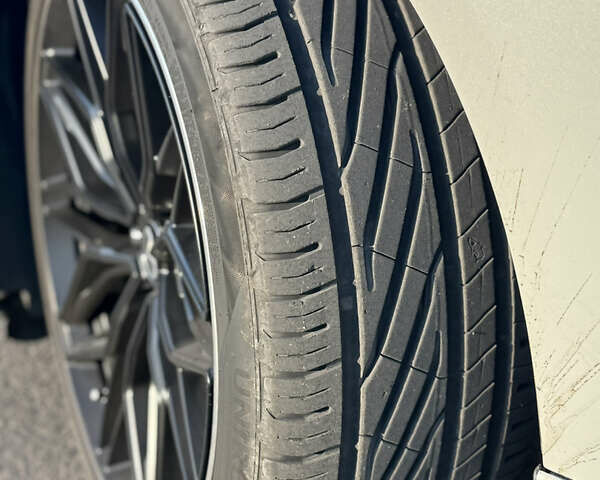 Белый Инфинити Q50, объемом двигателя 3 л и пробегом 80 тыс. км за 16500 $, фото 11 на Automoto.ua