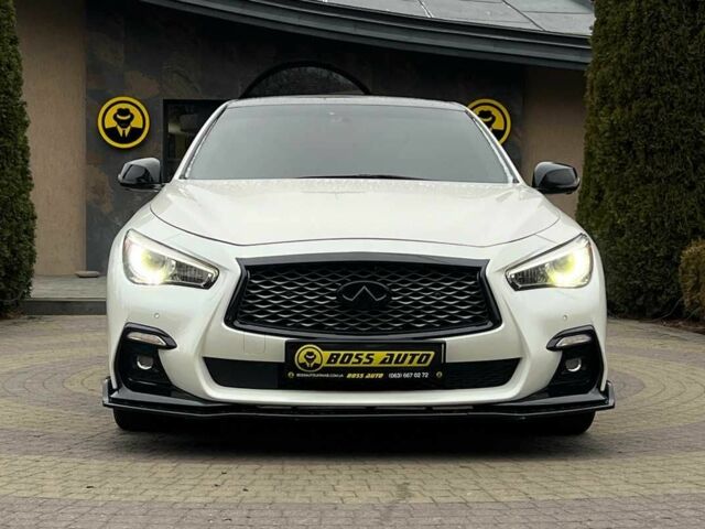 Белый Инфинити Q50, объемом двигателя 3 л и пробегом 60 тыс. км за 20300 $, фото 1 на Automoto.ua