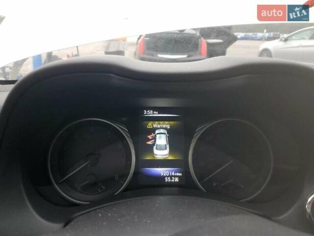 Белый Инфинити Q50, объемом двигателя 2 л и пробегом 148 тыс. км за 2200 $, фото 8 на Automoto.ua