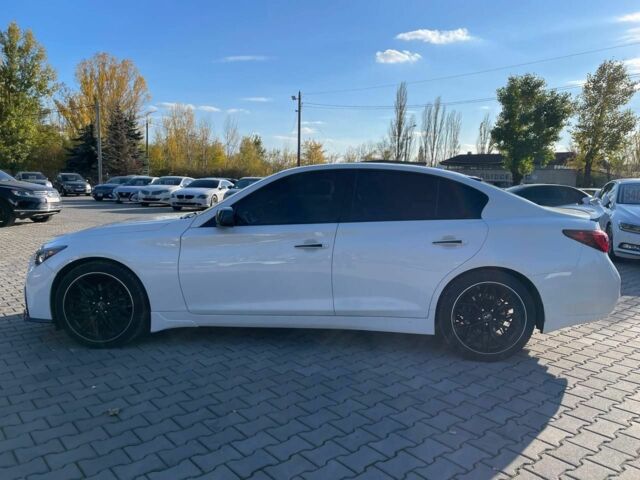 Белый Инфинити Q50, объемом двигателя 3 л и пробегом 82 тыс. км за 15500 $, фото 3 на Automoto.ua