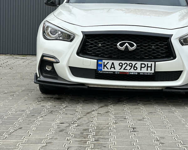 Білий Інфініті Q50, об'ємом двигуна 3 л та пробігом 152 тис. км за 15000 $, фото 5 на Automoto.ua