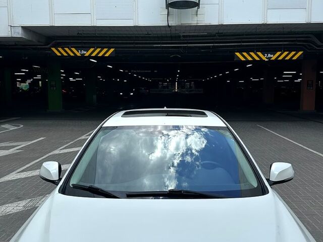 Белый Инфинити Q50, объемом двигателя 3 л и пробегом 148 тыс. км за 16500 $, фото 7 на Automoto.ua