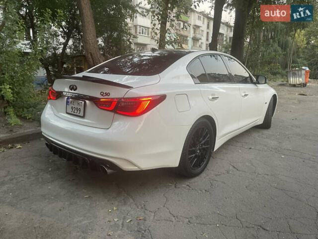 Білий Інфініті Q50, об'ємом двигуна 3 л та пробігом 141 тис. км за 13300 $, фото 43 на Automoto.ua