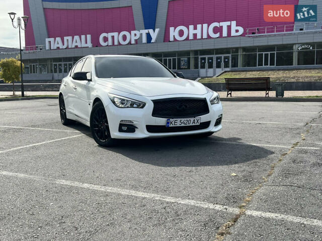 Білий Інфініті Q50, об'ємом двигуна 3 л та пробігом 140 тис. км за 15800 $, фото 1 на Automoto.ua
