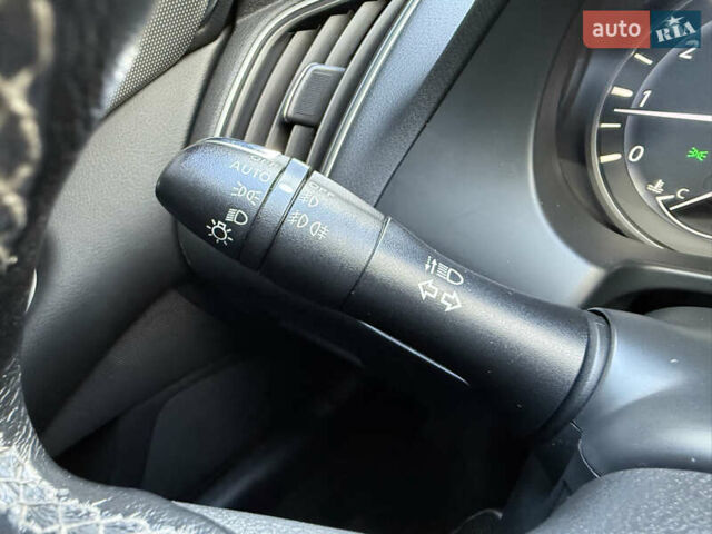 Белый Инфинити Q50, объемом двигателя 2 л и пробегом 117 тыс. км за 18000 $, фото 21 на Automoto.ua