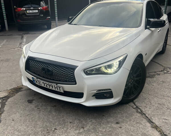 Білий Інфініті Q50, об'ємом двигуна 3 л та пробігом 141 тис. км за 13300 $, фото 39 на Automoto.ua