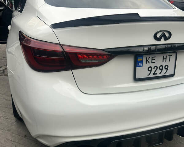 Білий Інфініті Q50, об'ємом двигуна 3 л та пробігом 141 тис. км за 13300 $, фото 9 на Automoto.ua