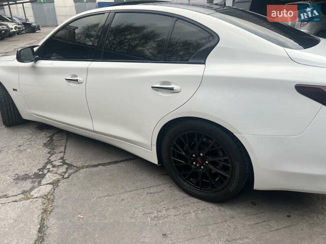 Білий Інфініті Q50, об'ємом двигуна 3 л та пробігом 141 тис. км за 13300 $, фото 32 на Automoto.ua