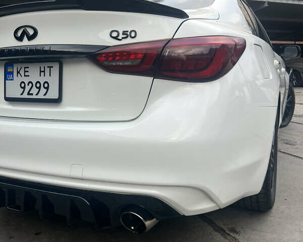 Білий Інфініті Q50, об'ємом двигуна 3 л та пробігом 141 тис. км за 13300 $, фото 30 на Automoto.ua
